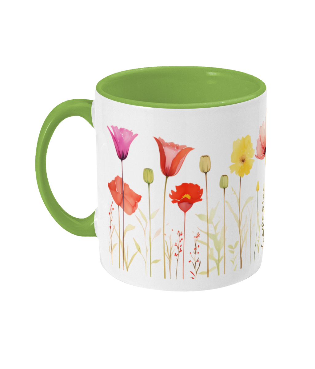 Fleurs colorées dans une tasse