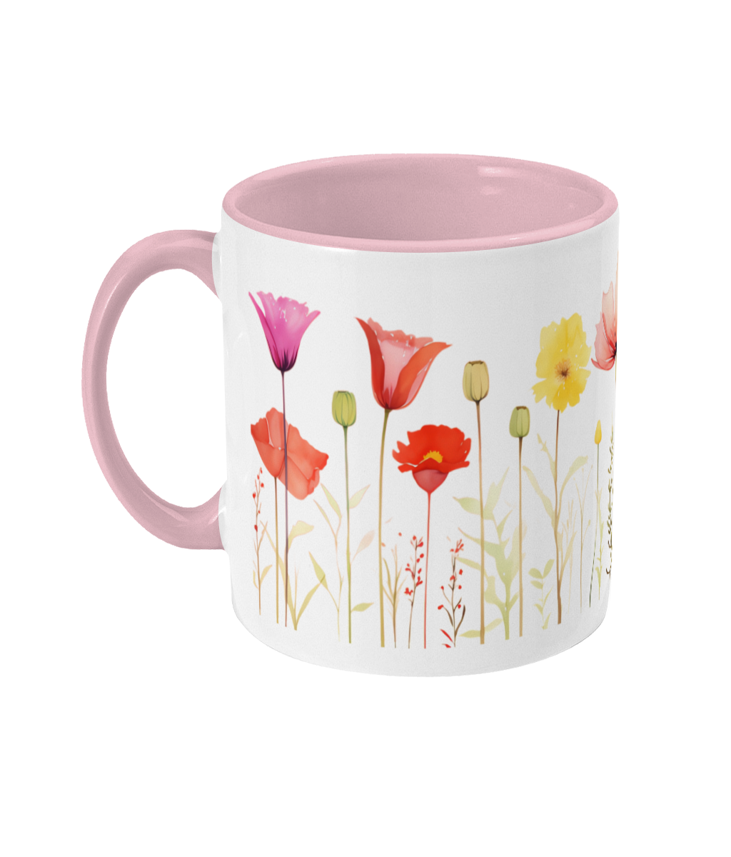 Fleurs colorées dans une tasse