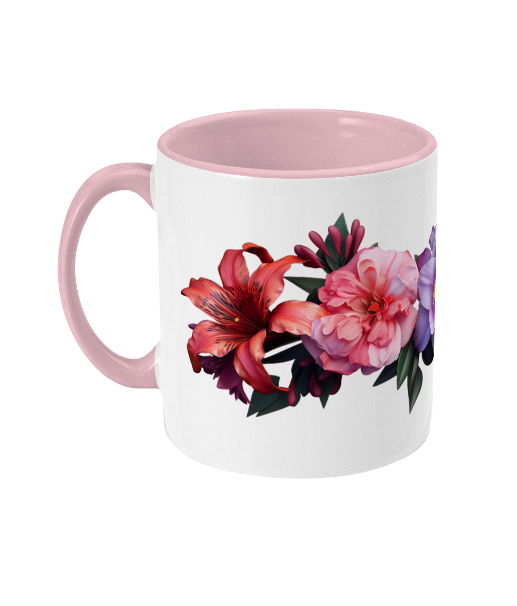 Fleurs colorées dans une tasse